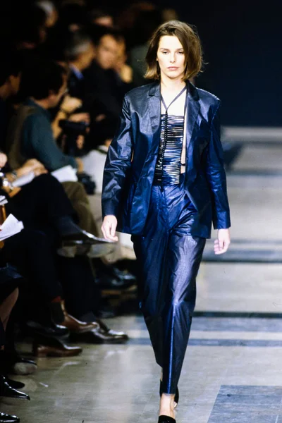 Look 50